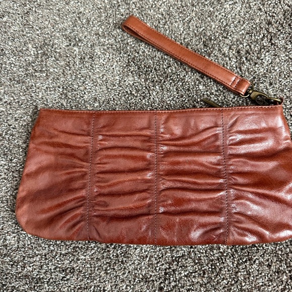 HOBO International Vintage Brown Ruched Leather Wristlet Clutch EUC - Picture 5 of 6